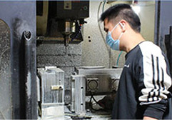 Точность Yixin имеет машины CNC 150+